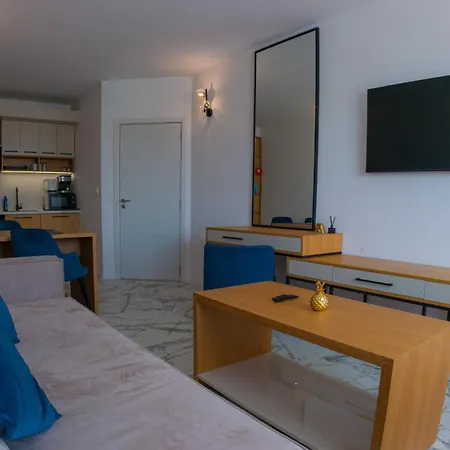 Apartment Luxury 1 Bedroom 5th Floor *